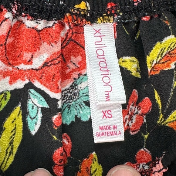 Xhilaration Black Floral Print Ruffle Neck Short Sleeve Off Shoulder Top Size Sm - Picture 3 of 11
